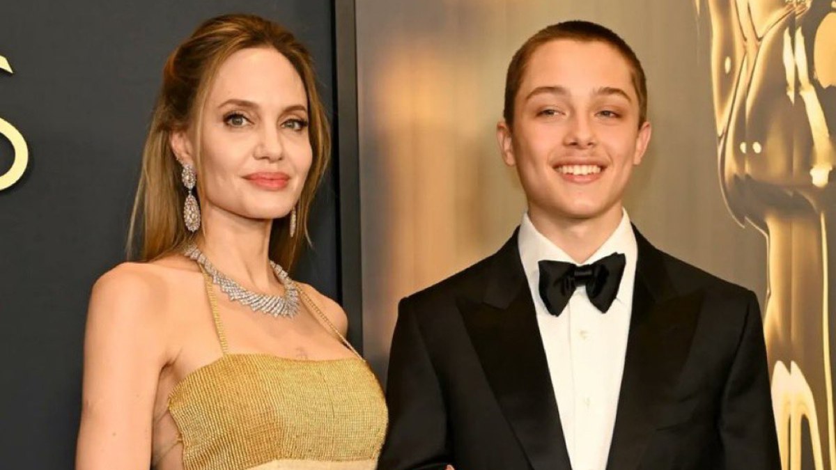 Angelina Jolie’nin oğlu Knox Jolie-Pitt annesiyle davete katıldı! Son hali gündem oldu